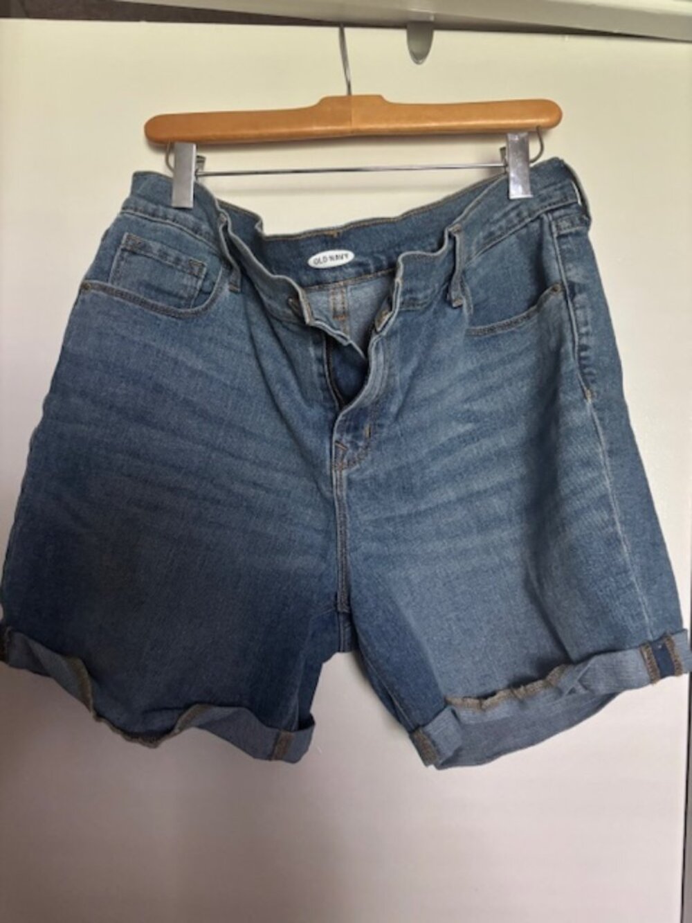 Old Navy shorts - size 14